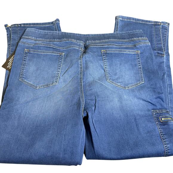 Denim & Co. Adaptive Comfy Knit Patch Pocket Jean, Medium Wash, Size XL, NWT - Picture 6 of 7